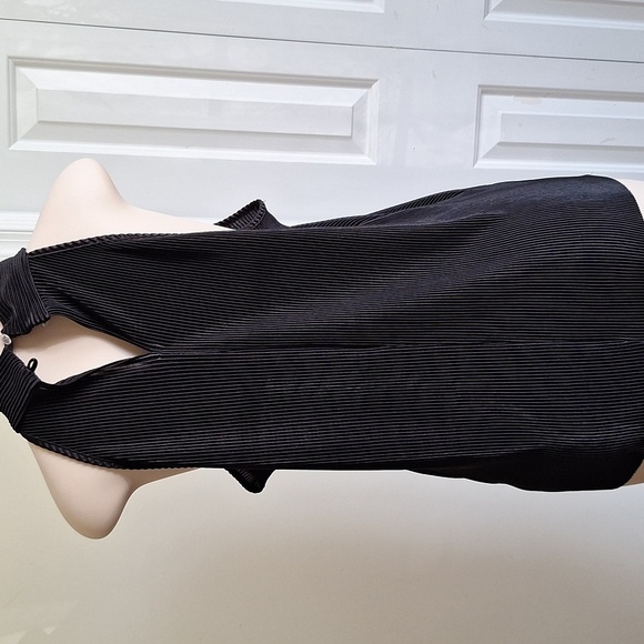 3/$20 Express Black Ribbed Tank Top Size L - Picture 3 of 5